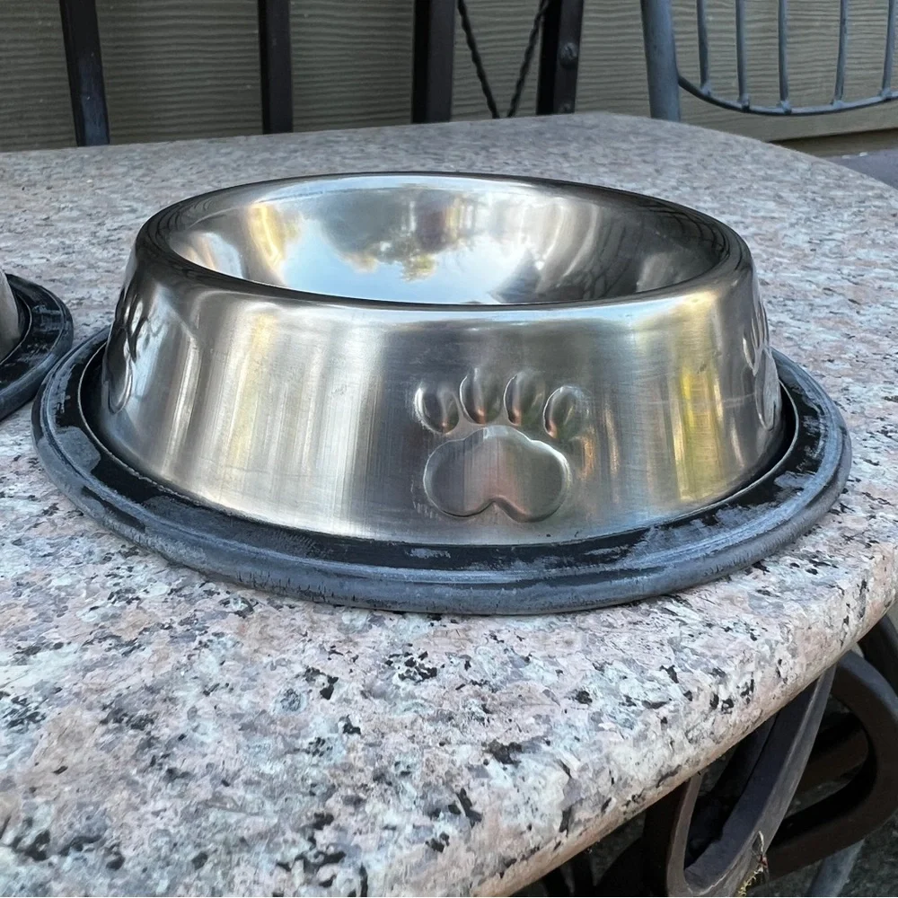 NWT Stainless Steel Set/2 Embossed Cat Bowls Non Skid Base 6 Oz